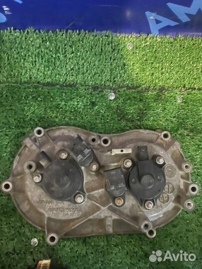 Головка блока цилиндров правая Mercedes-Benz E350