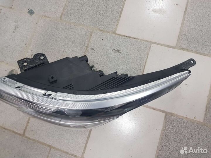 Фара левая Kia Seltos идеал