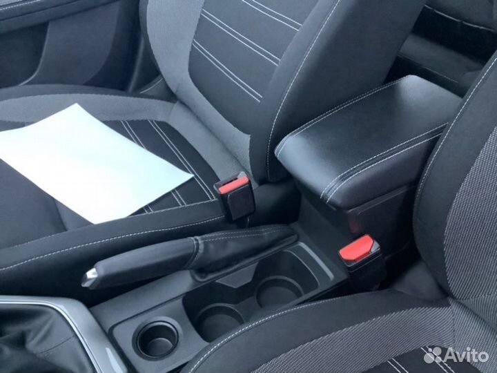 Подлокотник Renault Arkana пробег 46 H5HA450 2019