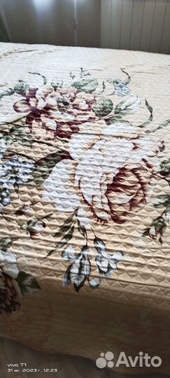 Покрывало на кровать или диван