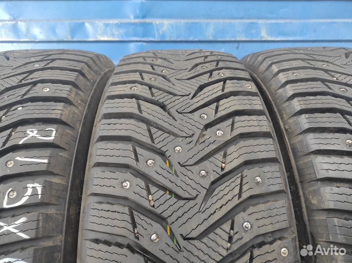 Kumho WinterCraft Ice WI31 215/65 R16 98T