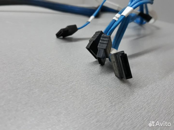 Кабель для SAS контроллера Intel E65899-001