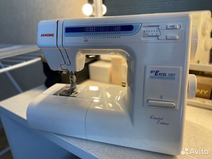 Швейная машинка Janome my excel 1221