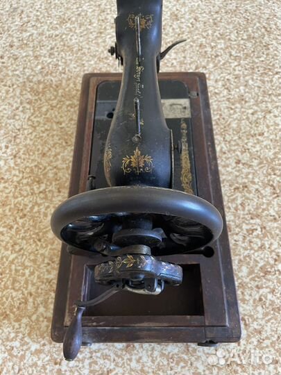 Швейная машинка зингер ручная