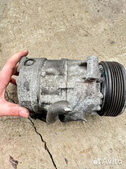 Компрессор кондиционера BMW