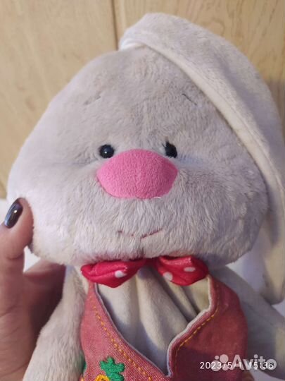 Зайцы-рюкзачки из-под конфет