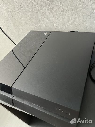 Игровая приставка ps4