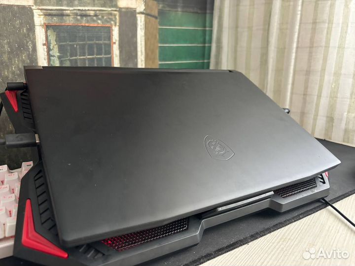 Ноутбук MSI gf66 katana