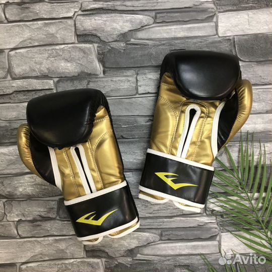 Боксерские перчатки Everlast