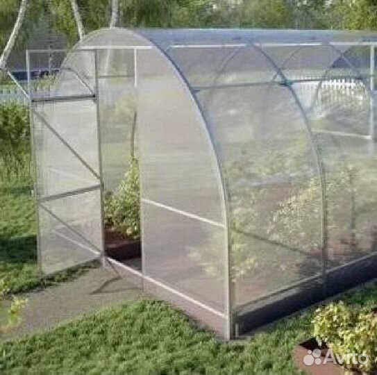 Теплица крепкая