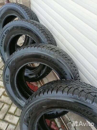 Pirelli Formula Ice 235/65 R17 82T