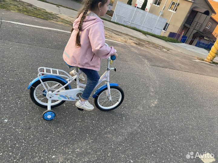 Детский велосипед 16r с дополнительными колесами