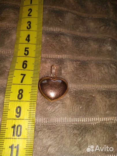 Золотой кулончик сердце