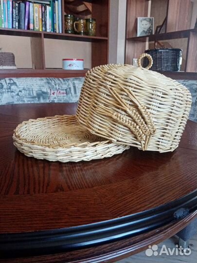 Плетёная хлебница