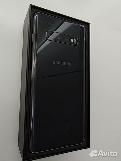 Samsung Galaxy S10+, 8/128 ГБ