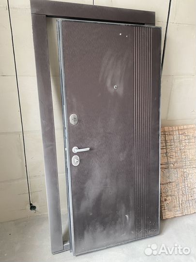 Металлическая дверь бу из новостроек