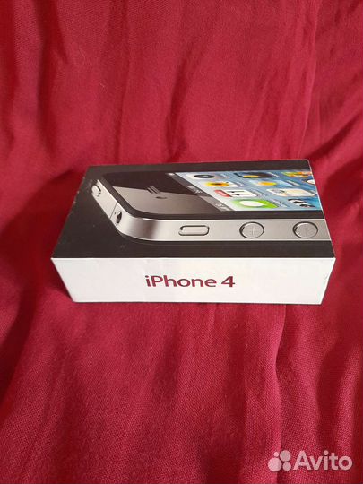 Коробки от iPhone 4 и SE