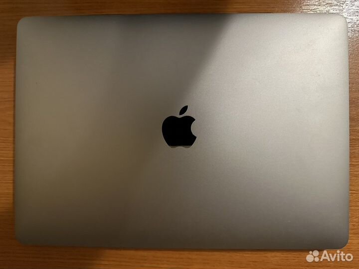 Apple MacBook Pro 13 2019 touch bar