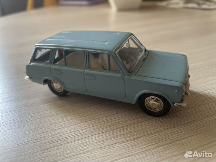 Модель автомобиля Жигули-2102