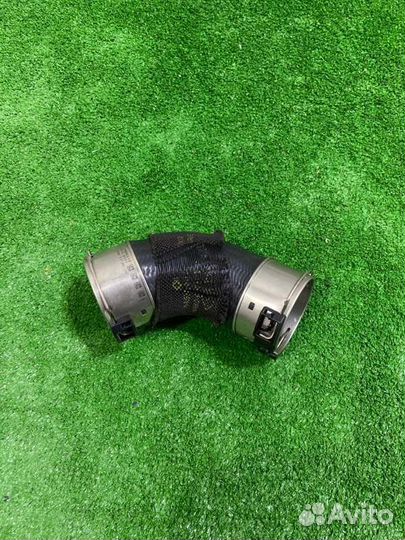 Патрубок охлаждения Mercedes-Benz A 177 608.915