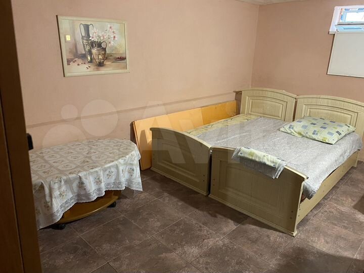 Комната 25 м² в 4-к., 1/2 эт.