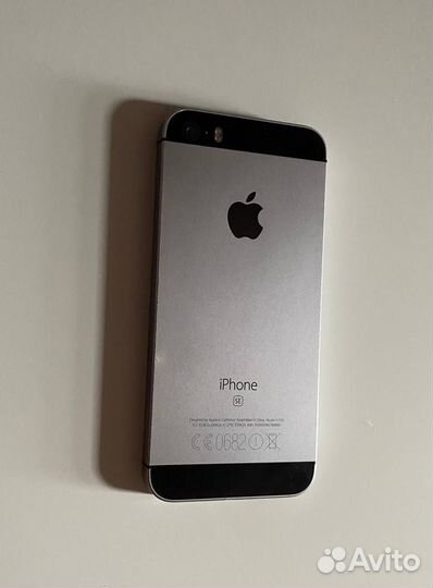 iPhone SE, 32 ГБ