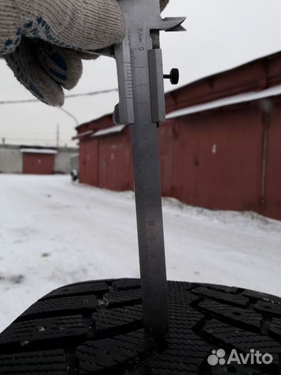 Bridgestone Blizzak Spike-01 275/50 R20