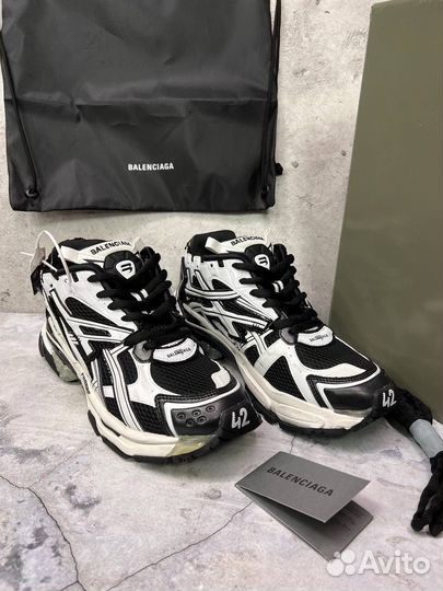 Кроссовки Balenciaga Runner