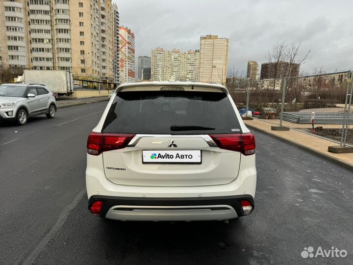 Mitsubishi Outlander 2.4 CVT, 2020, 33 300 км