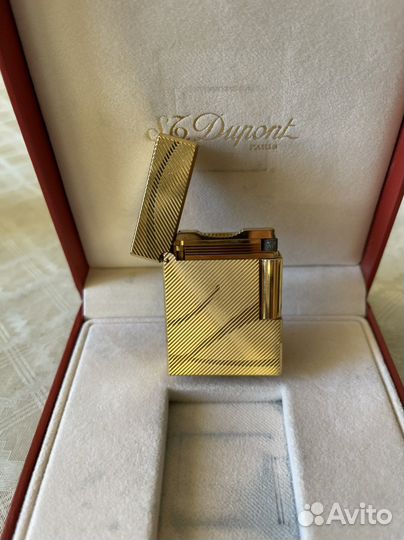 Зажигалка S. T. Dupont