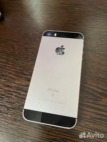 iPhone SE, 16 ГБ
