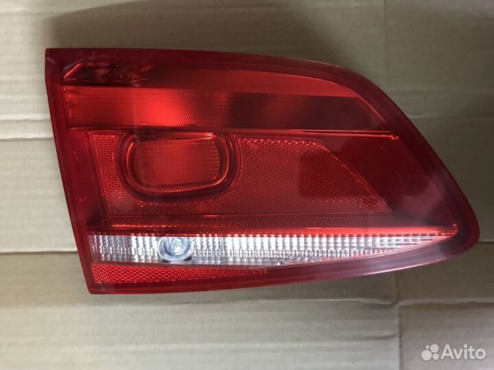 Фонарь внутренний левый задний VW Passat B7