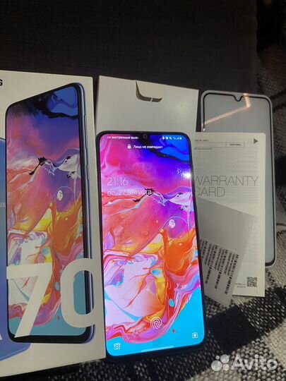Телефон Samsung A70