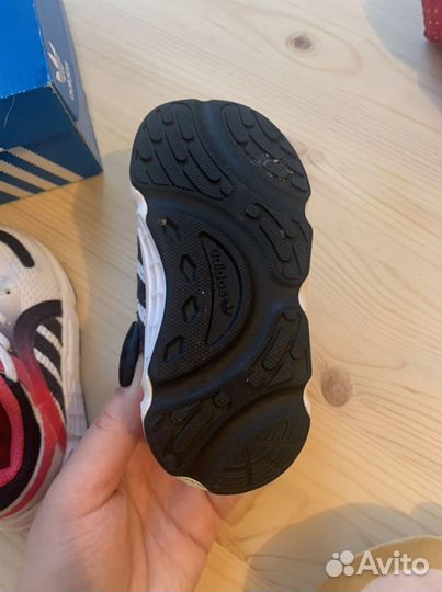 Кроссовки adidas