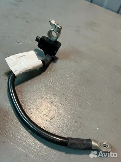 Минусовая клема Audi Q5 8R0915181