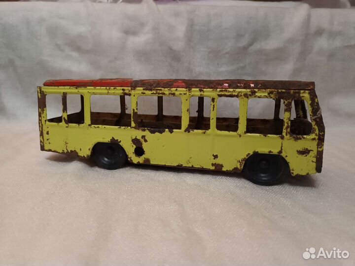 Заводная игрушка автобус 50-е годы СССР
