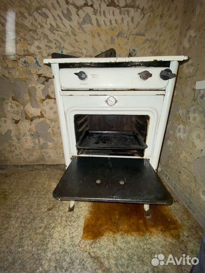 Продам газовую плиту