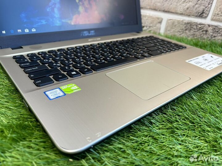 Игровой Asus i5-7 Gen/GeForce 920MX/8Gb/SSD240
