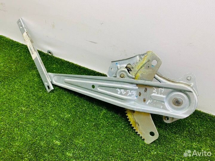 Стеклоподъемник правый задний Nissan Micra K13 827201HB5A