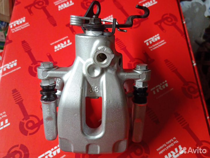 Суппорт задний левый skoda octavia а7