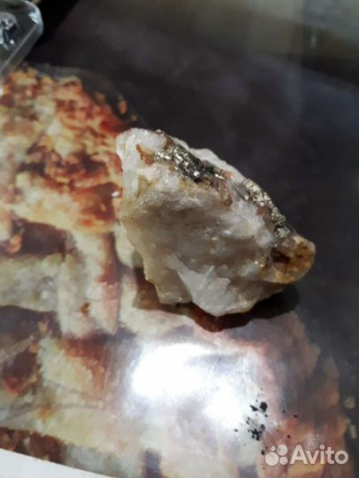 Пирит в кварце