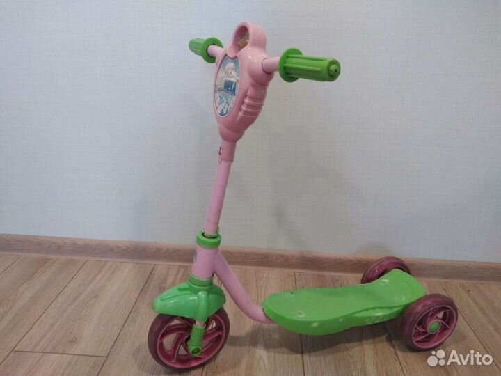 Самокат детский трехколесный девочке