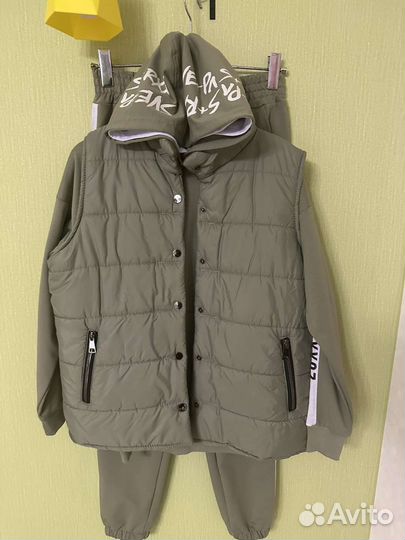 Костюм женский тройка