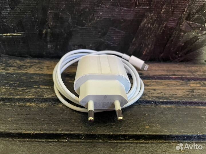 Зарядка для iPhone 20w новая