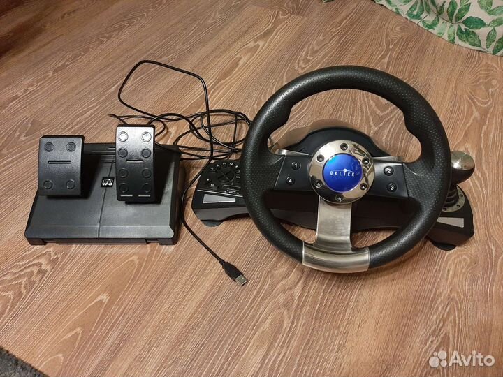 Игровой руль с педалями