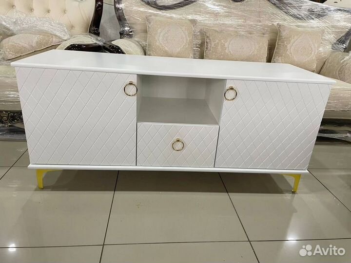 Тумбочка под телевизор новая