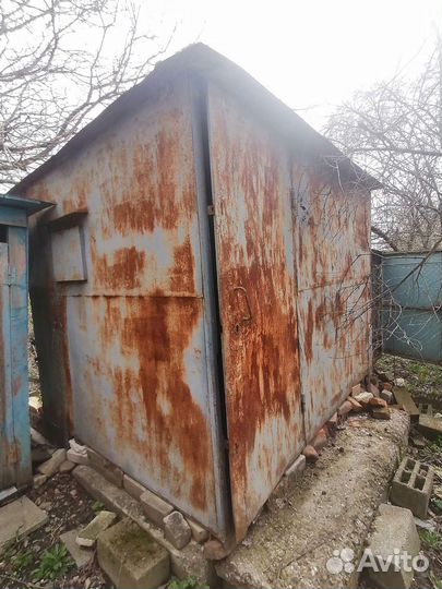 Металлический вагончик