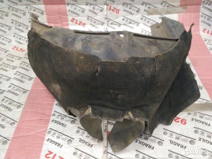 Подкрылок задний левый Ford Mondeo 1 1993-2000