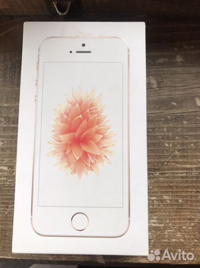 Телефон iPhone se