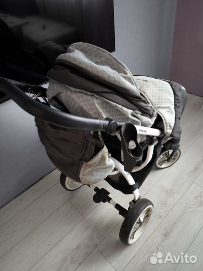 Детская прогулочная коляска